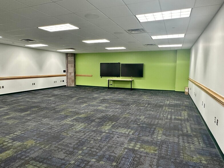 More Photos Of 309 Huffman Mill Rd, Burlington Storefront Retail Office For Lease