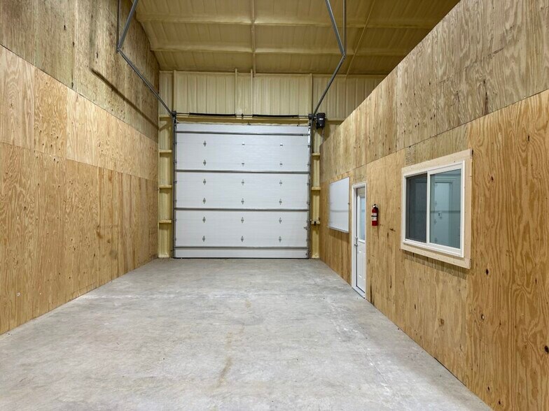 More Photos Of 545 Reed Ln, Gunter Unknown For Lease