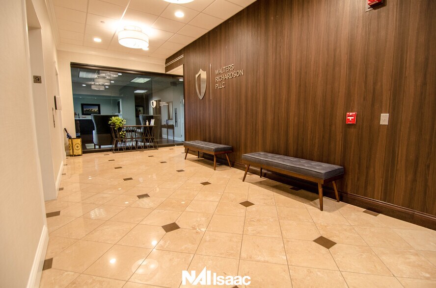 More Photos Of 771 Corporate Dr, Lexington Office For Lease