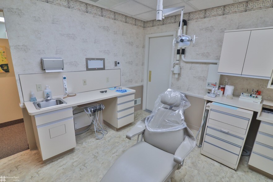 More Photos Of 4955 Route 873, Schnecksville Medical For Lease