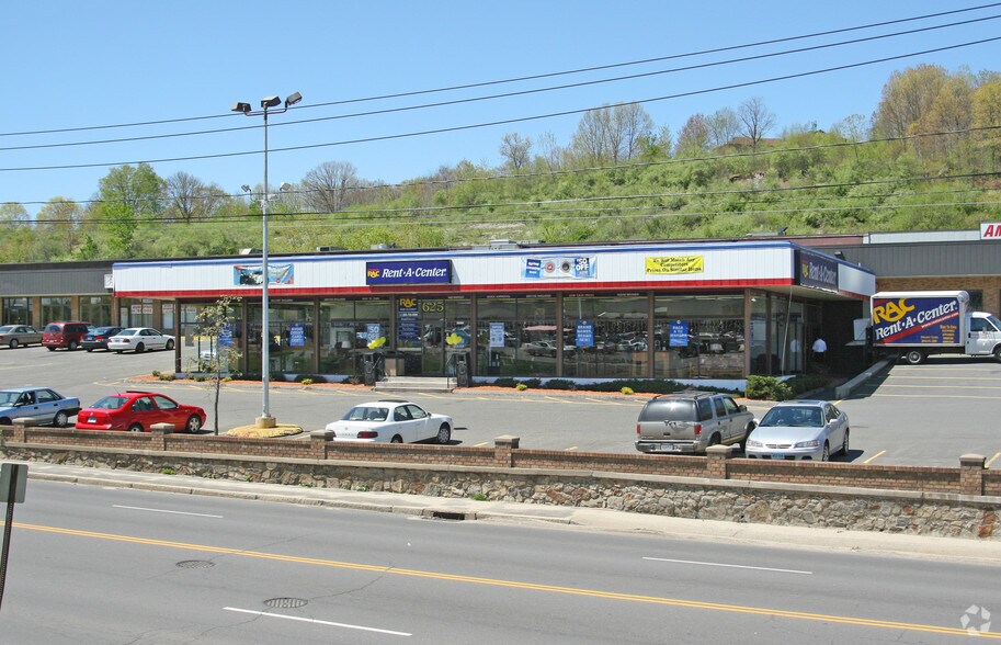 More Photos Of 625 Wolcott St, Waterbury Unknown For Lease
