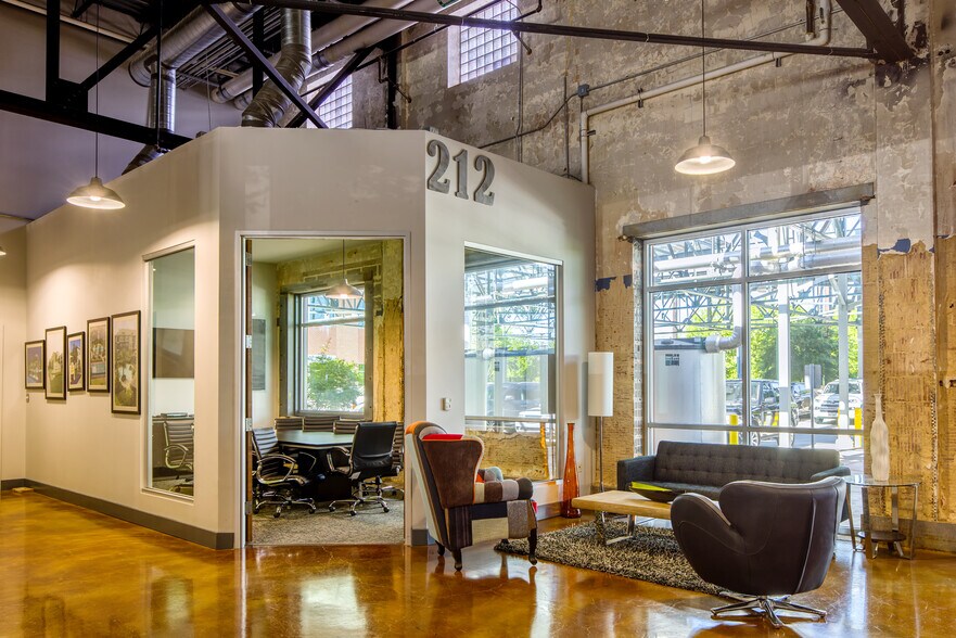 More Photos Of 2251 Broadway St, San Antonio Office For Lease