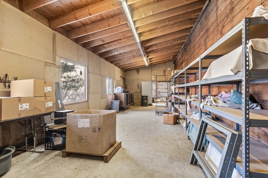 More Photos Of 225 West St, Berlin Flex For Sale