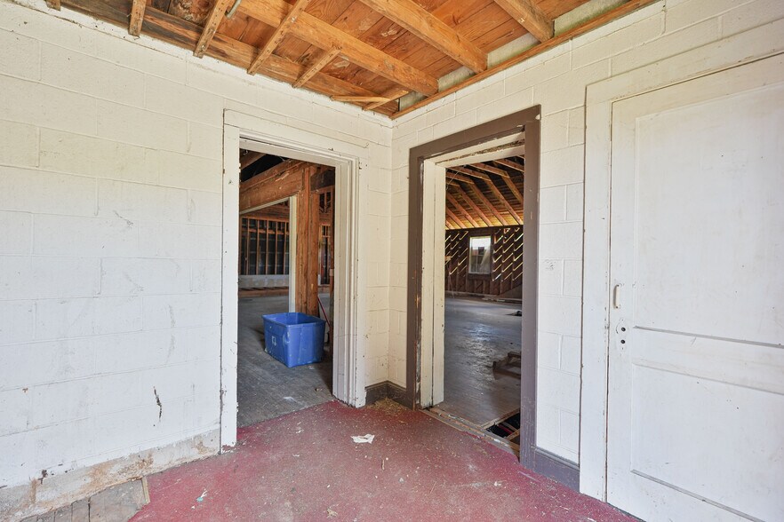 More Photos Of 1326 N Main St, Winston-Salem Specialty For Sale