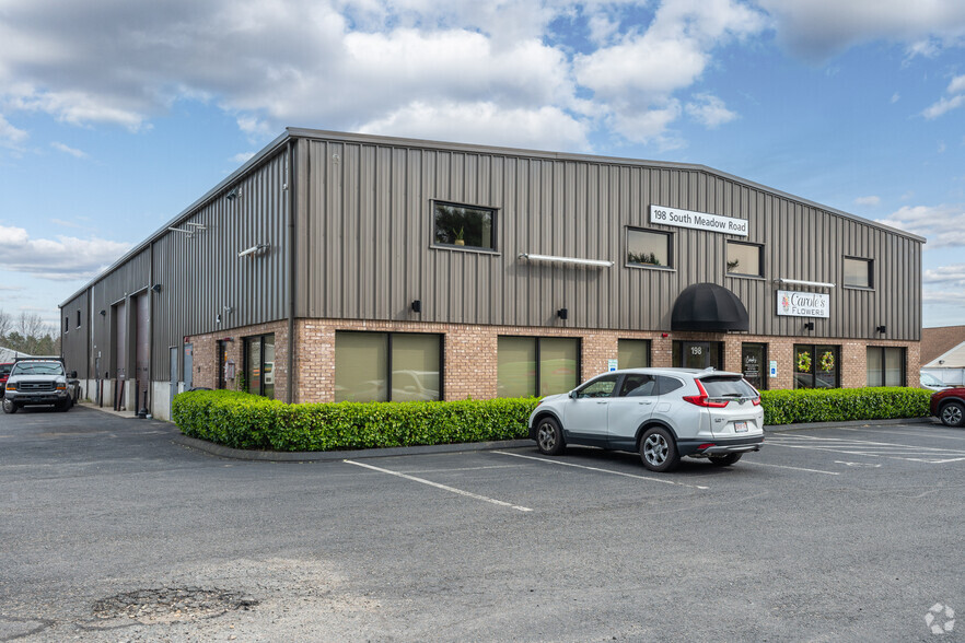 Primary Photo Of 198 S Meadow Rd, Plymouth Flex For Lease