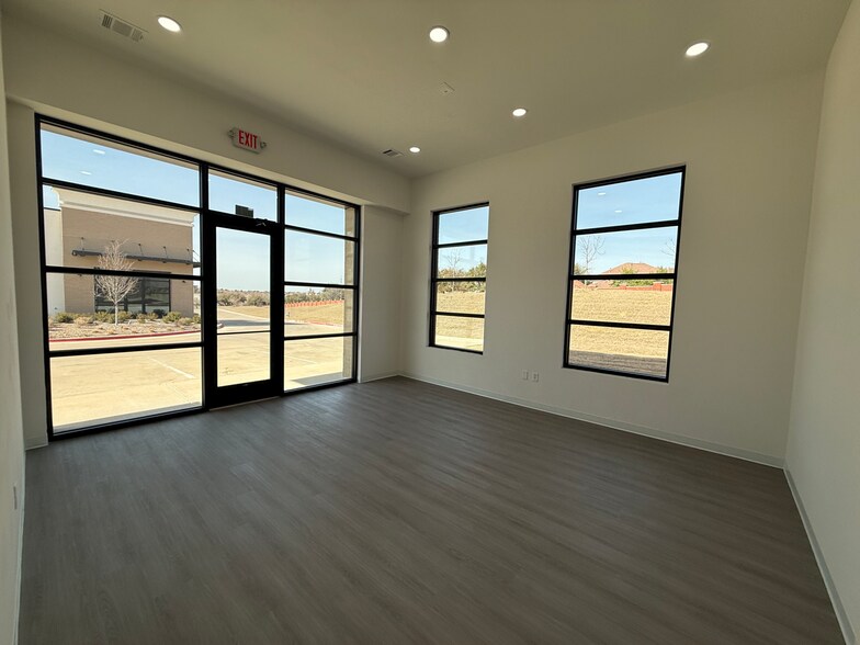 More Photos Of 4540 N MacArthur Blvd, Irving Medical For Lease