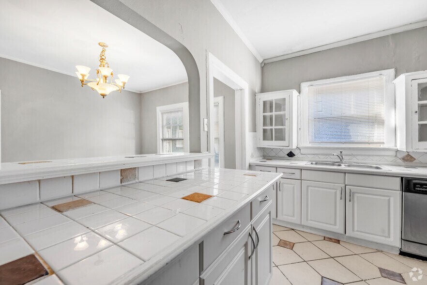 More Photos Of 4425 Swiss Ave, Dallas Apartments For Sale