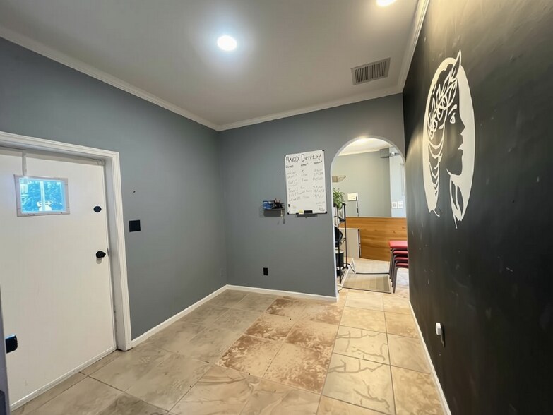 More Photos Of 501 E Gadsden St, Pensacola Office For Lease