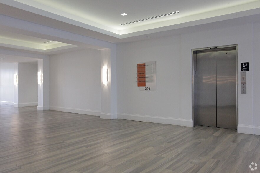 More Photos Of 200-220 Hillsboro Technology Dr, Deerfield Beach Office For Lease