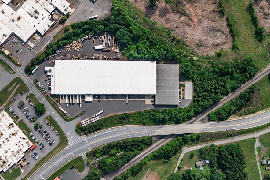 More Photos Of 1224 Isley Dr, Gastonia Manufacturing For Lease