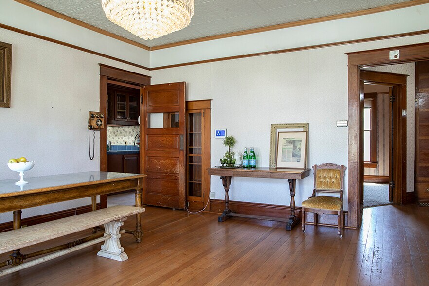 More Photos Of 139 SW I St, Grants Pass Specialty For Sale