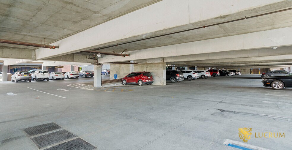 More Photos Of 296 S Palm Canyon Dr, Palm Springs Storefront Retail Office For Sale