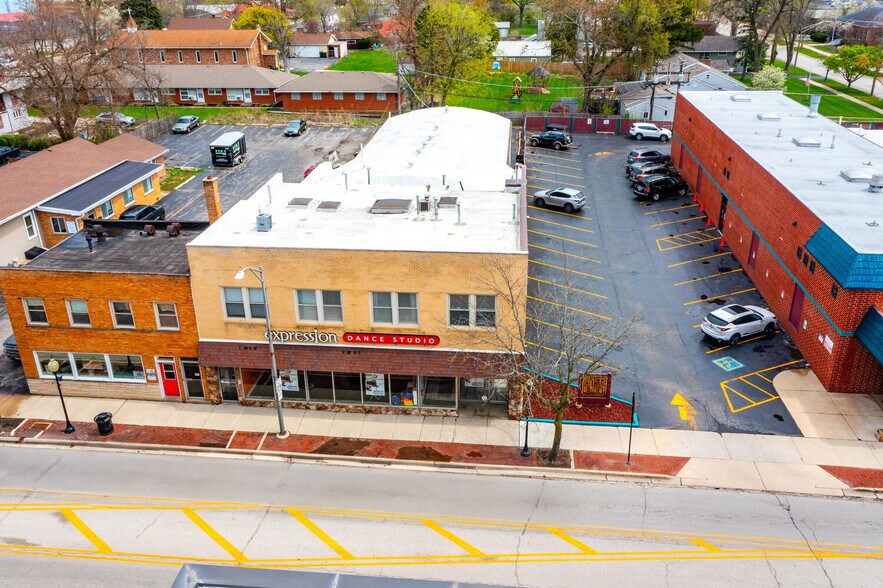 More Photos Of 25 S Cass Ave, Westmont Storefront For Lease