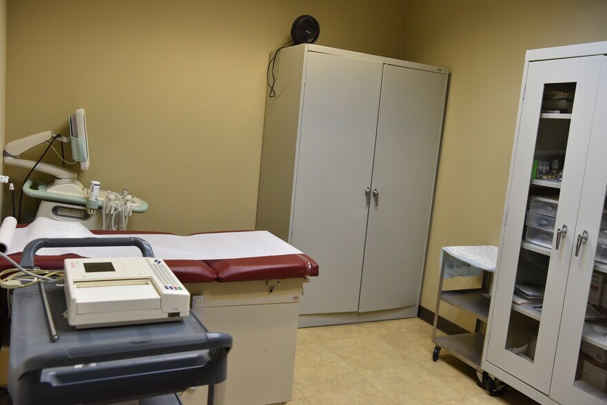 More Photos Of 3641 E 108th St, Chicago Medical For Sale