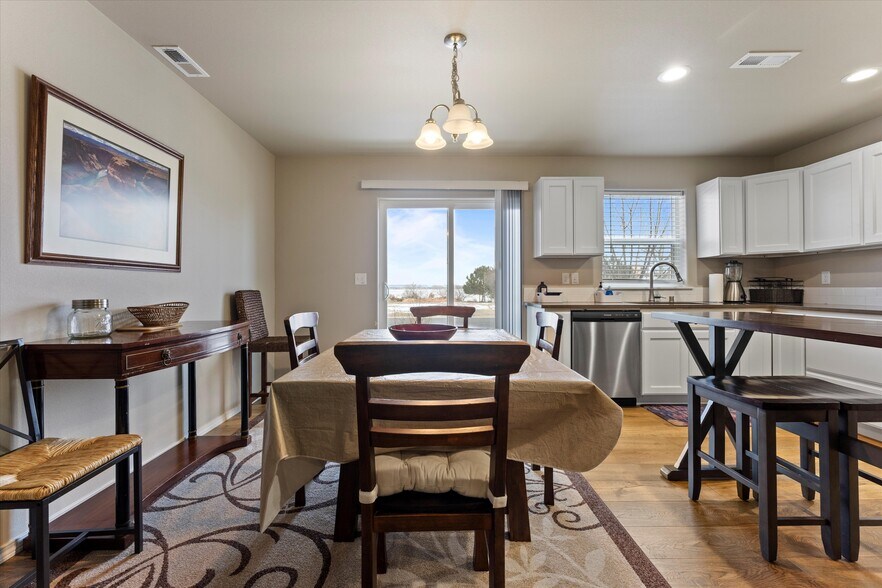 More Photos Of 2729 W Marina Dr, Moses Lake Apartments For Sale