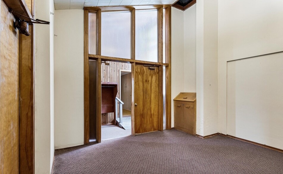 More Photos Of 720 Franklin Rd, Tieton Religious Facility For Sale