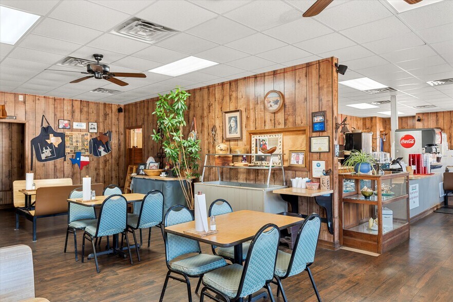 More Photos Of 800 E Main St, Omaha Restaurant For Sale