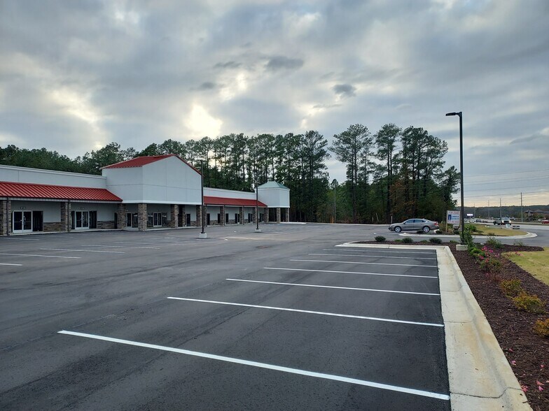 More Photos Of 8100 Fayetteville Rd, Raeford General Retail For Lease