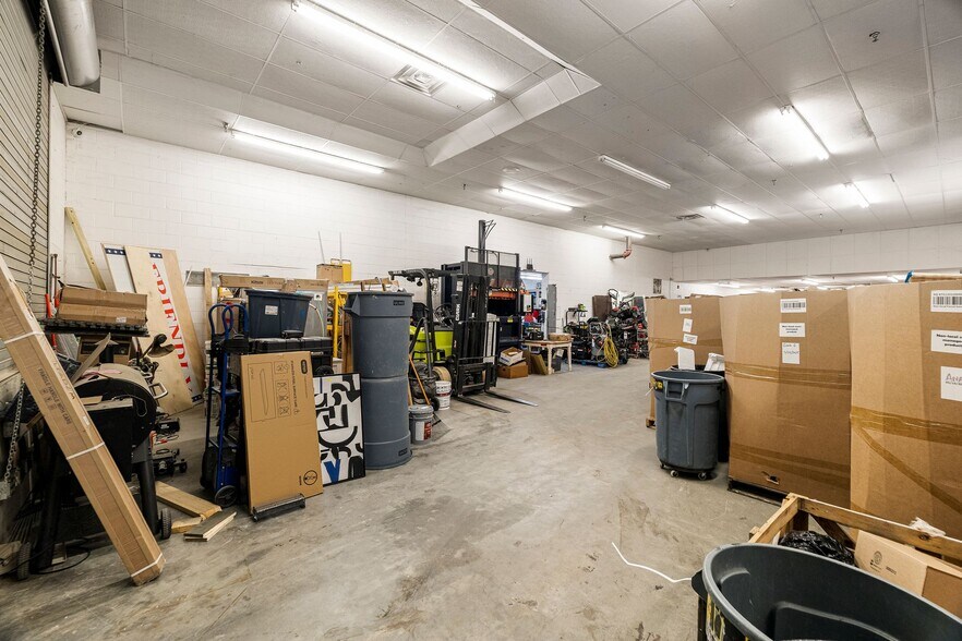 More Photos Of 821 King George Blvd, Savannah Unknown For Lease