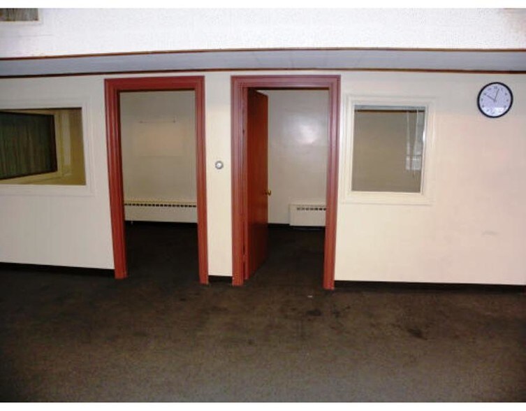 More Photos Of 1431 Bedford St, Abington Truck Terminal For Lease