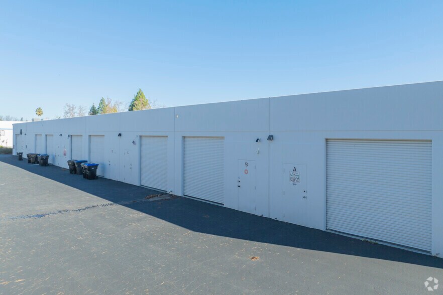 More Photos Of 1039 Serpentine Ln, Pleasanton Light Distribution For Lease