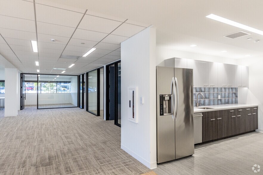 More Photos Of 3 Harbor Dr, Sausalito Medical For Lease