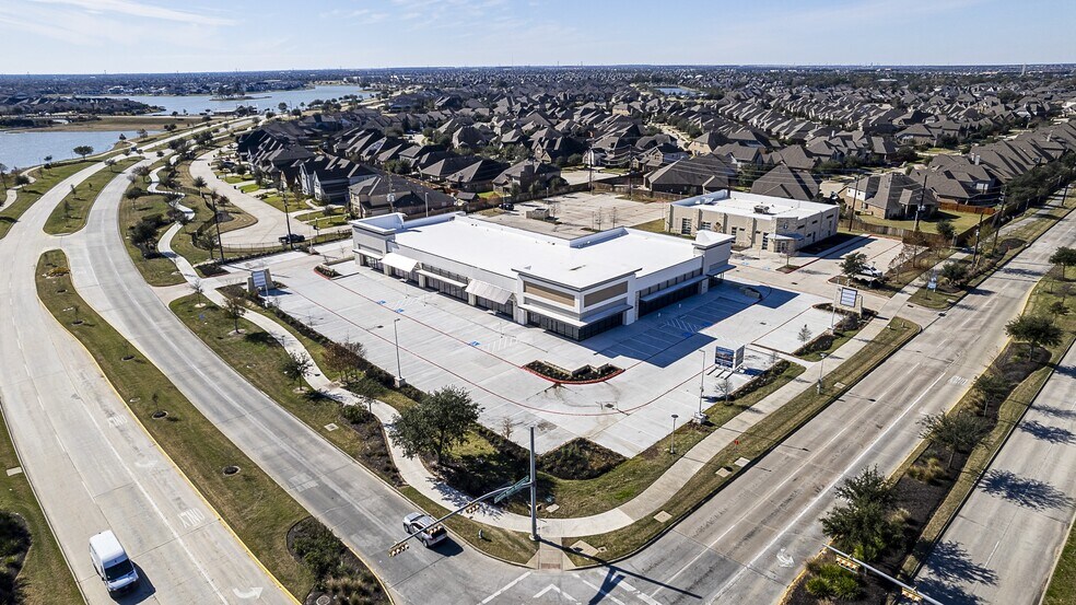 More Photos Of 11231 Greenhouse Rd, Cypress Storefront For Lease