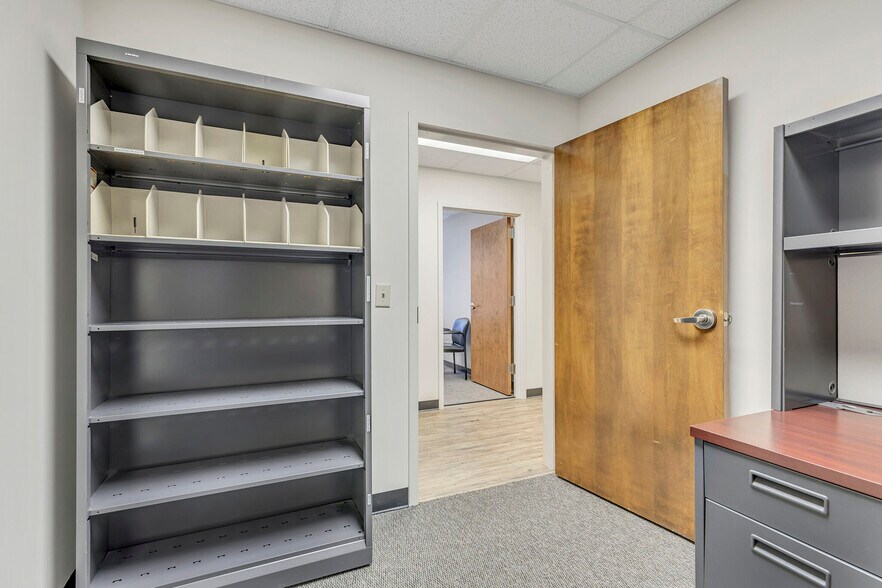 More Photos Of 2004 Hayes St, Nashville Medical For Lease