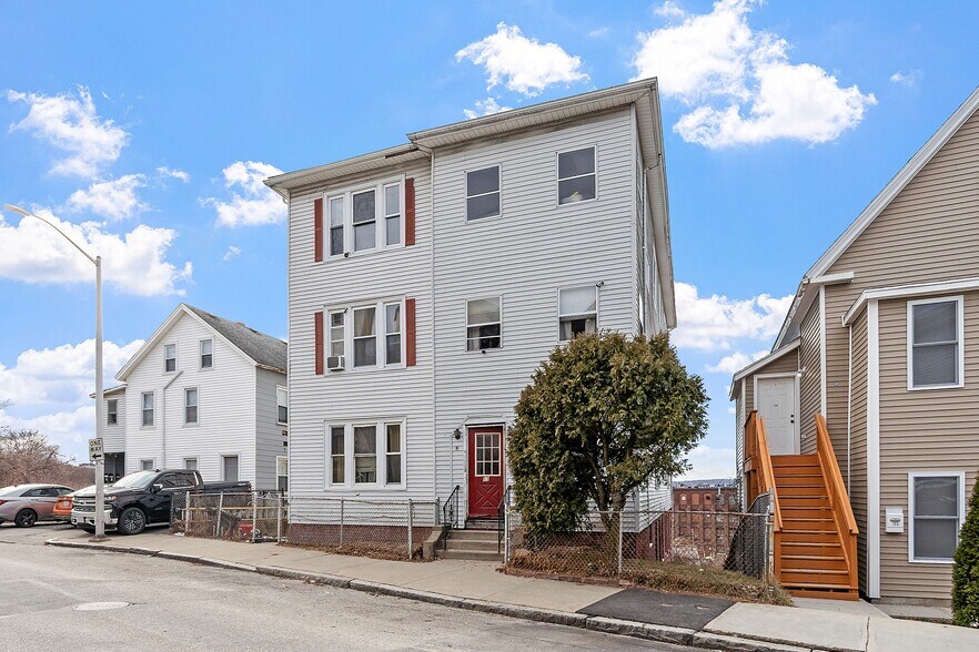 More Photos Of 13 Groton Pl, Worcester Apartments For Sale