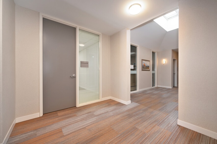 More Photos Of 8700 Auburn Folsom Rd, Granite Bay Office For Lease