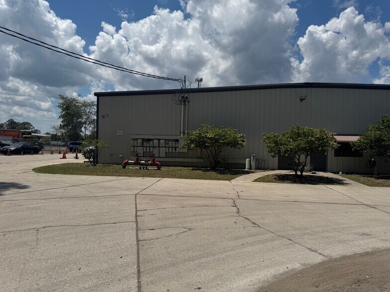 More Photos Of 205 Edgar St, Atlantic Beach Warehouse For Lease