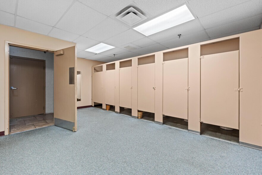 More Photos Of 1975 Haggard Ct, Lexington Religious Facility For Sale