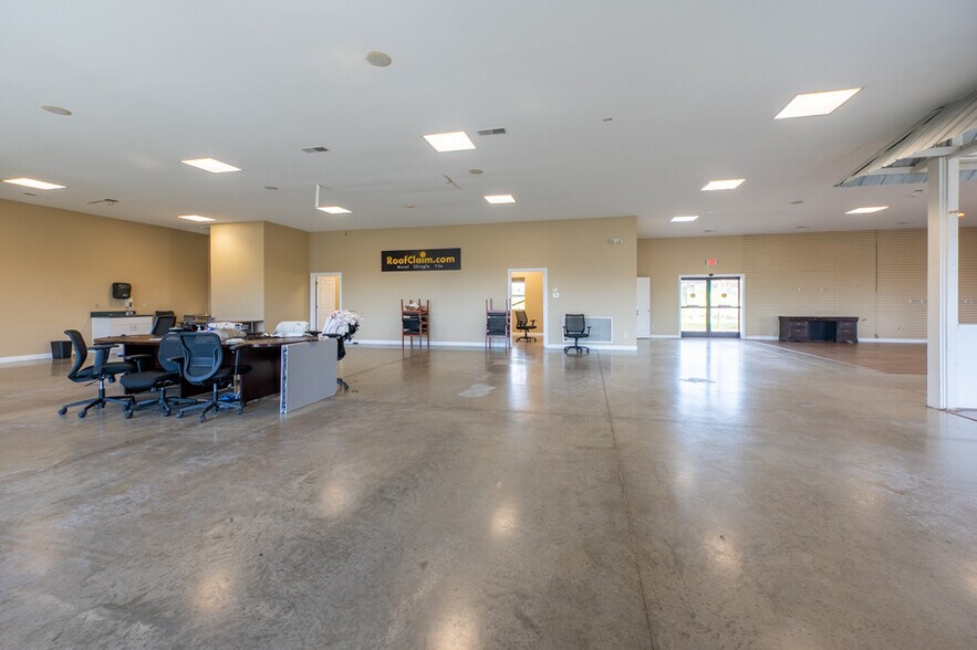 More Photos Of 3801 Burkhardt Road, Evansville Warehouse For Sale