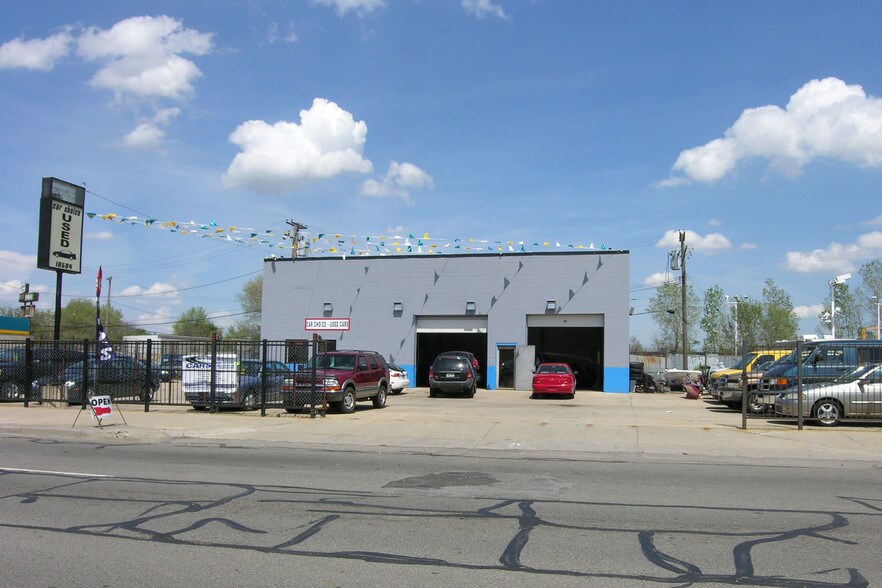 Primary Photo Of 16490-16504 Woodward Ave, Highland Park Auto Dealership For Sale