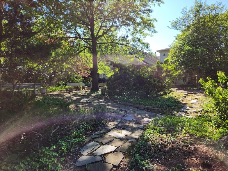 More Photos Of 4700 Erie St, College Park Office For Sale