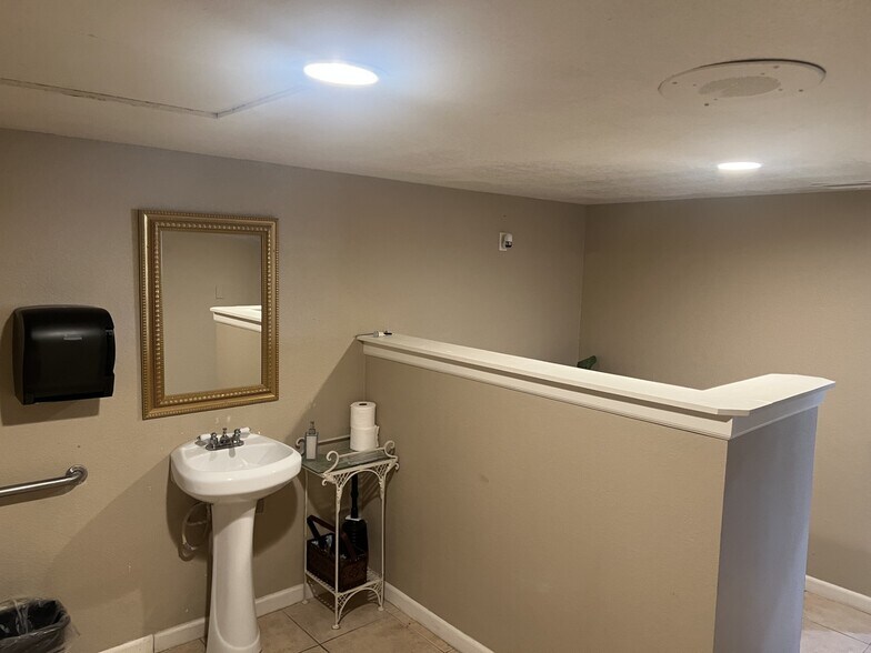 More Photos Of 14434 California Ave, Victorville Freestanding For Sale