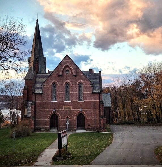 Primary Photo Of 1113 Wolcott Ave, Beacon Religious Facility For Sale