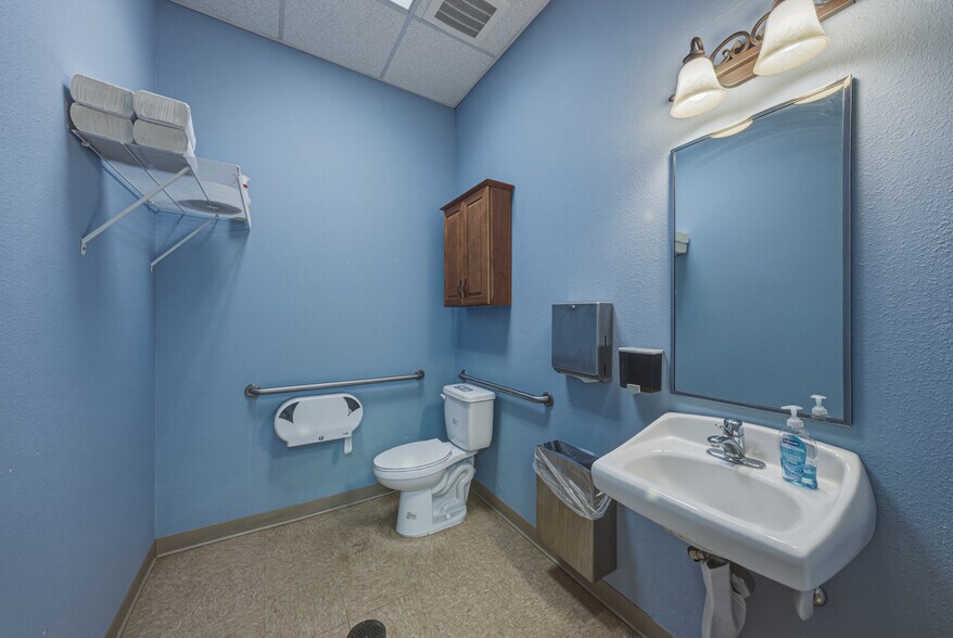 More Photos Of 1214 W Reynolds St, Plant City Office For Sale