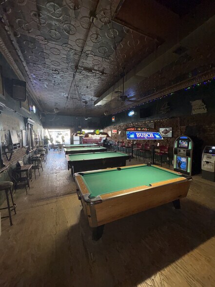 More Photos Of 119 S 1st St, Pleasant Hill Specialty For Sale