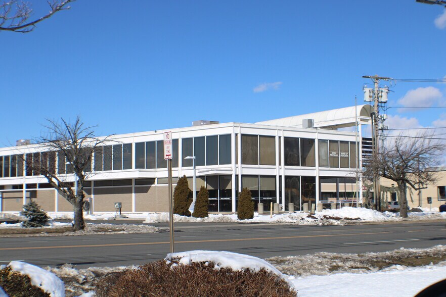 More Photos Of 97 Washington Ave, North Haven Medical For Lease