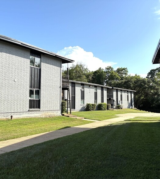 More Photos Of 717 S Green St, Longview Apartments For Sale