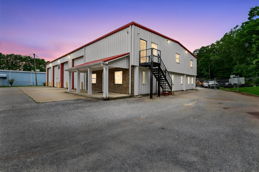 More Photos Of 477 Corinth Rd, Newnan Warehouse For Lease