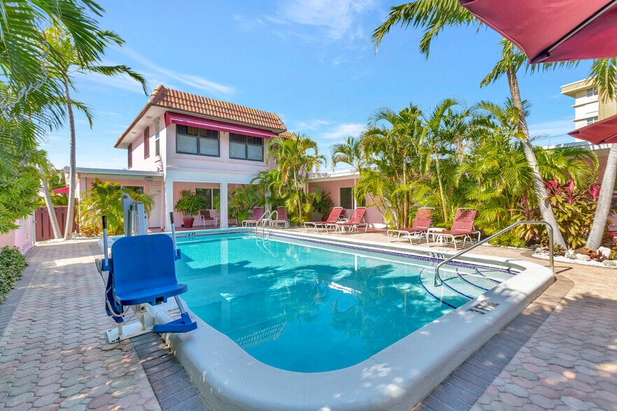 Primary Photo Of 901 N Ocean Blvd, Pompano Beach Hotel For Sale