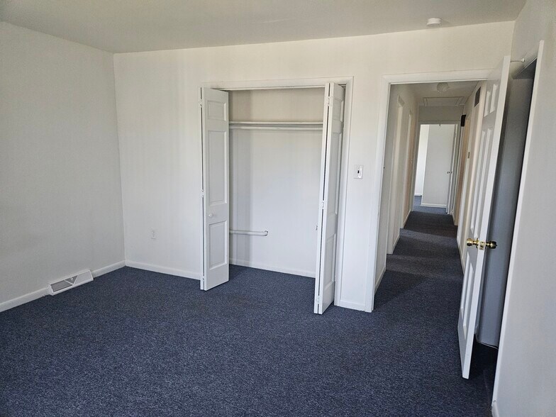 More Photos Of 1431 S Olden Ave, Trenton General Retail For Sale