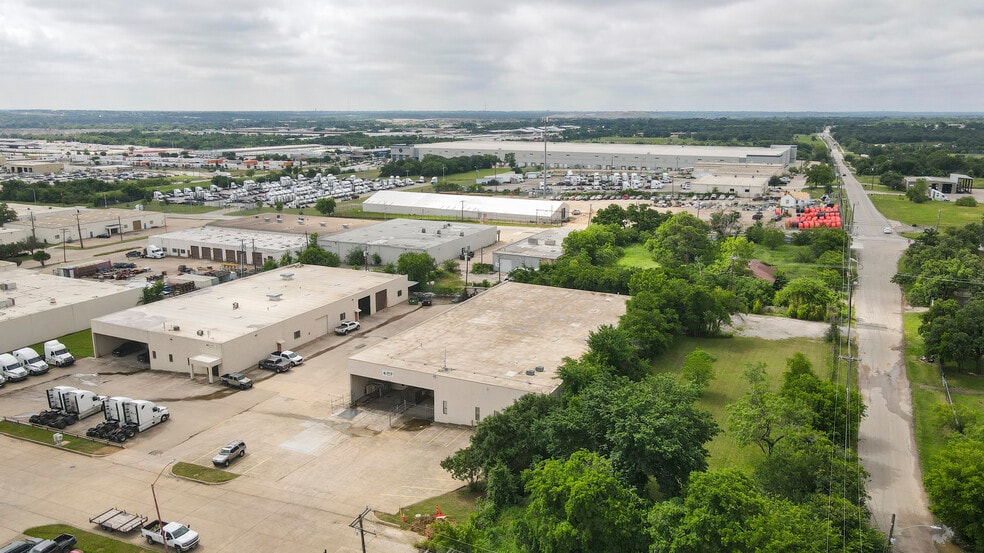 More Photos Of 4608 Fairlane Ave, Fort Worth Warehouse For Sale