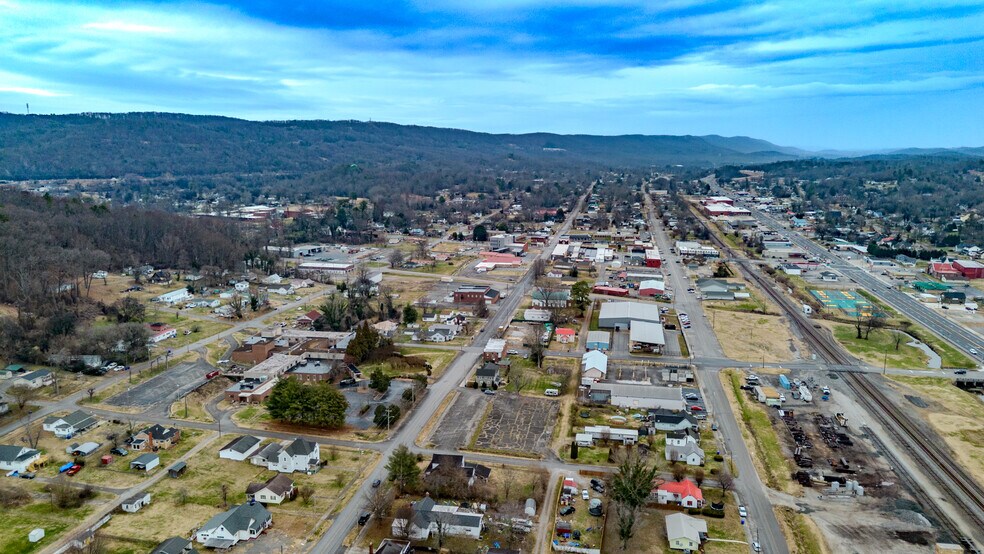 More Photos Of 241 S Chamberlain Ave, Rockwood Assisted Living For Sale