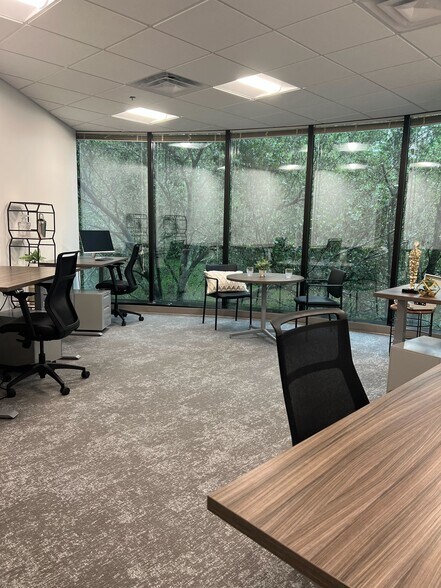 More Photos Of 214 Overlook Cir, Brentwood Office For Sale