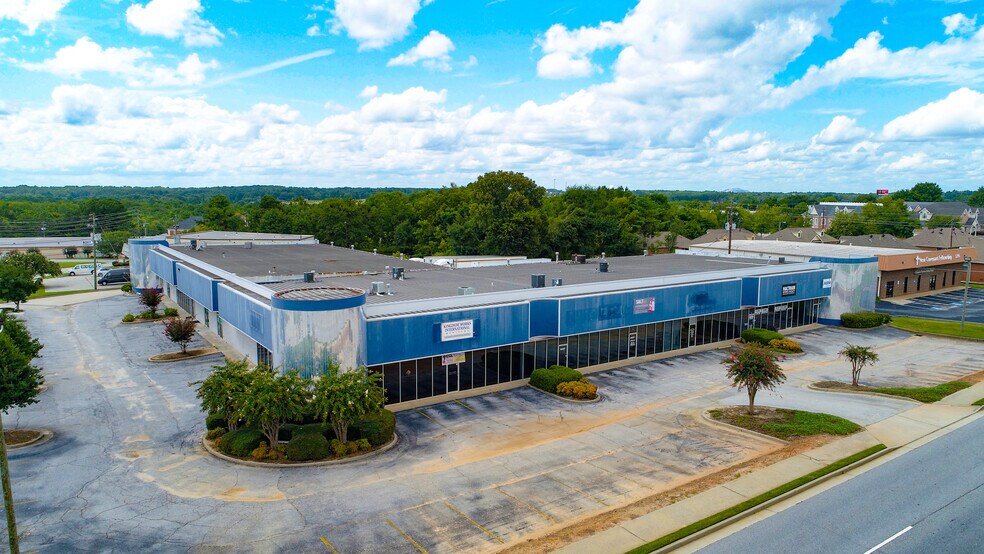 More Photos Of 1303 Parker Rd SE, Conyers Showroom For Lease