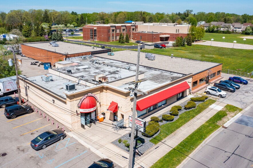 More Photos Of 31119 Greenfield Rd, Beverly Hills Warehouse For Lease