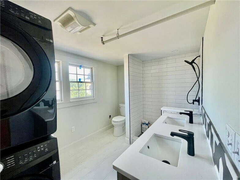 More Photos Of 198 Thames St, Bristol Restaurant For Sale